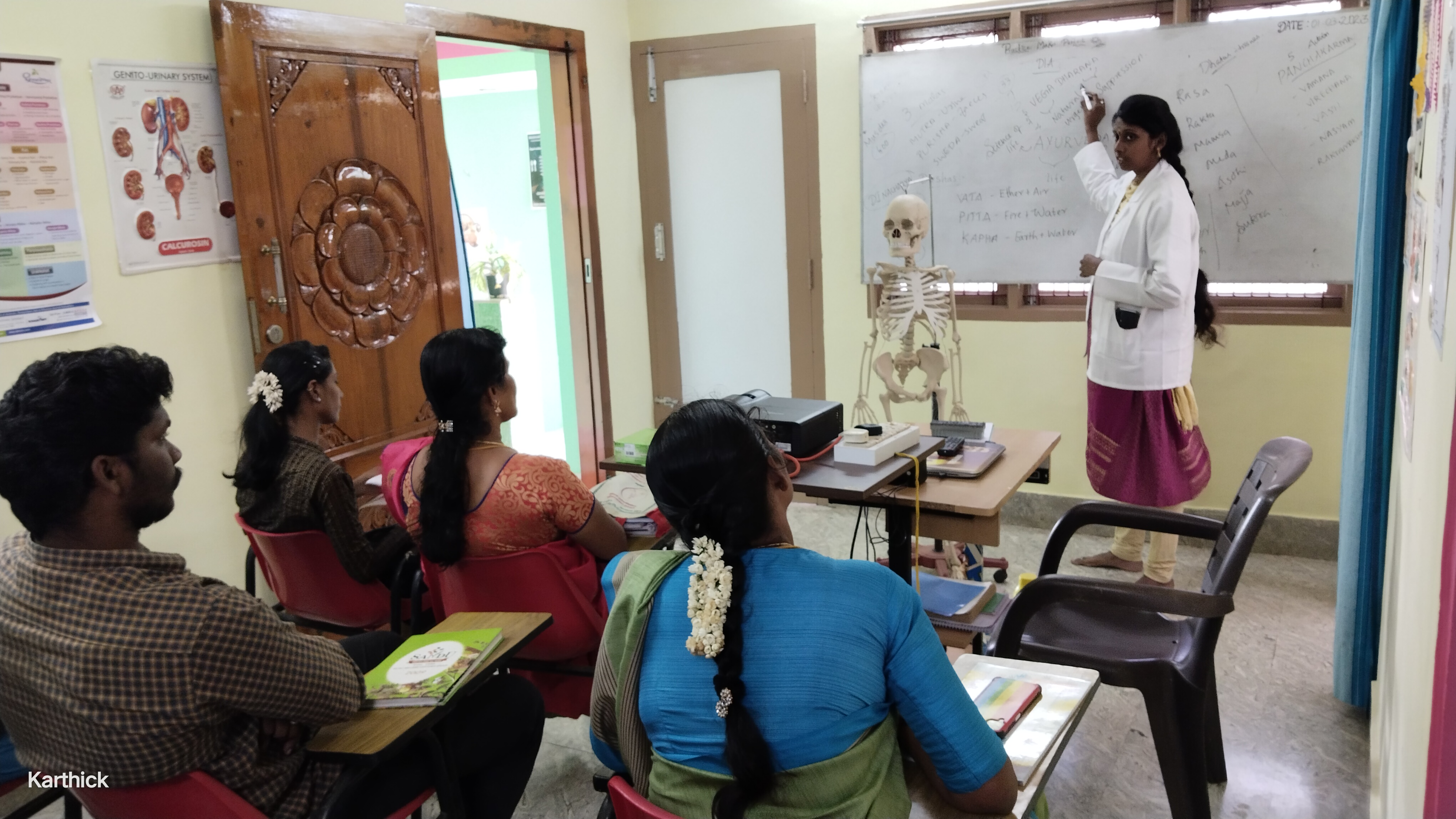 Panchakarma Therapy 1 - Dhanvanthri Nilayam