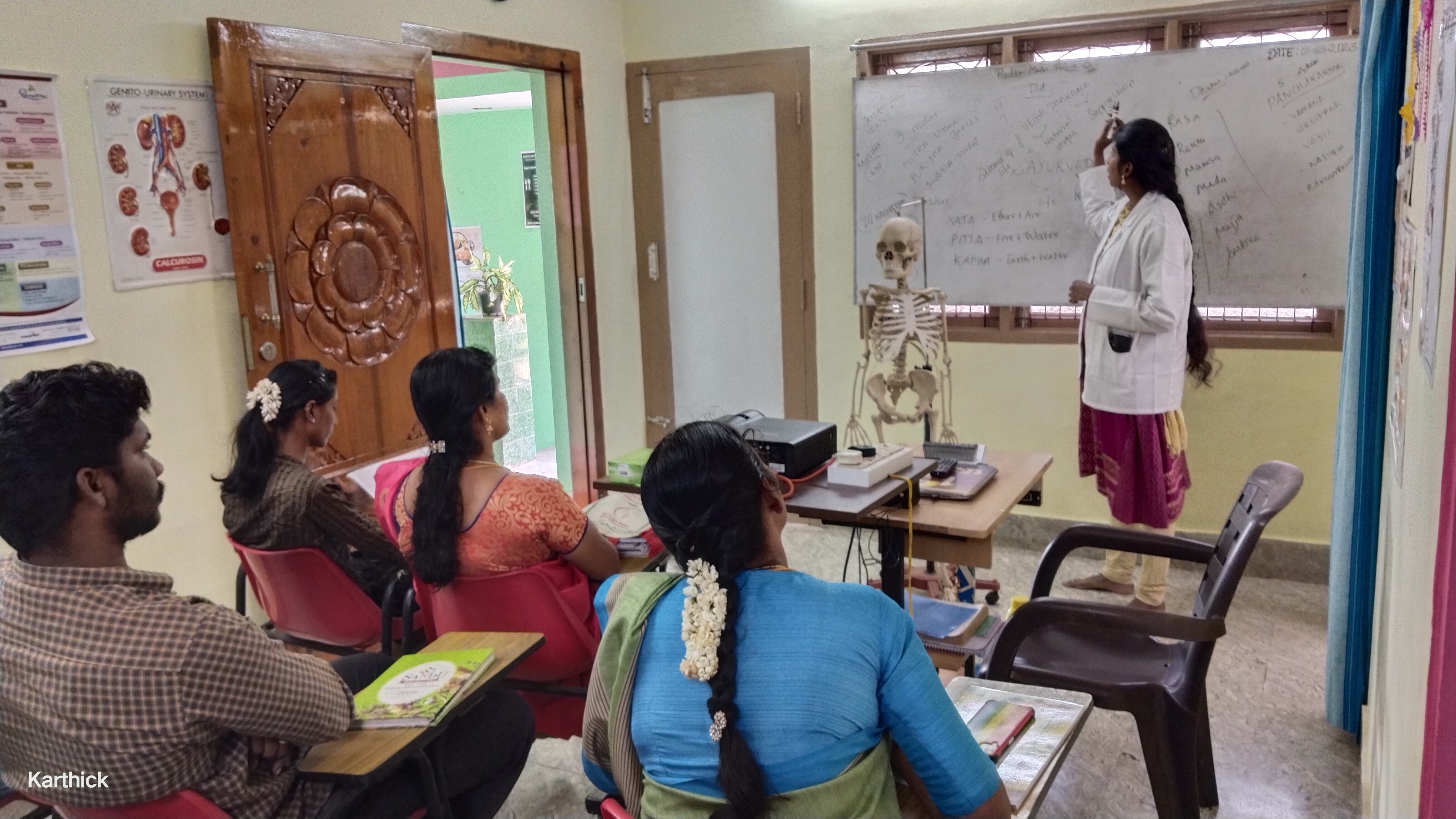 Panchakarma Therapy 2 - Dhanvanthri Nilayam