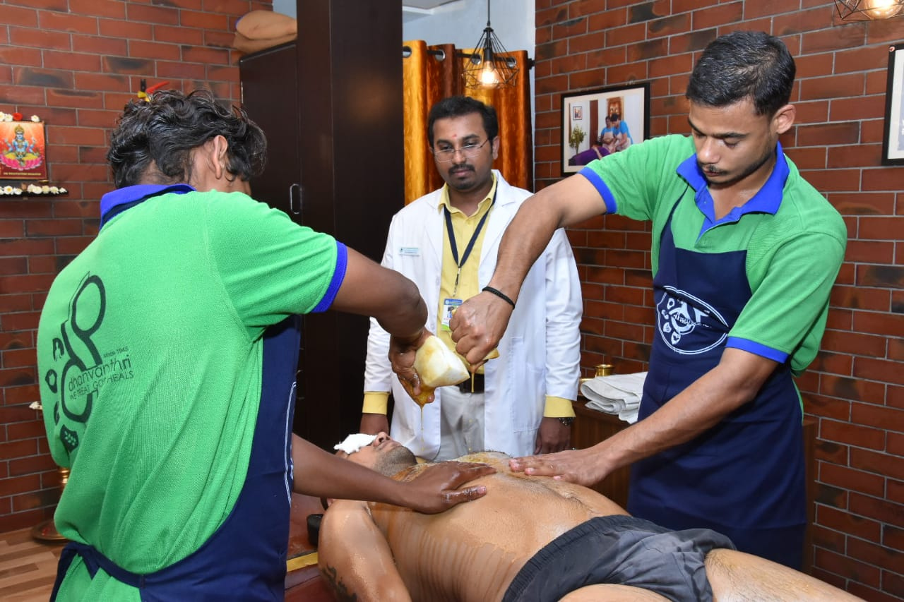 Panchakarma Therapy 6 - Dhanvanthri Nilayam